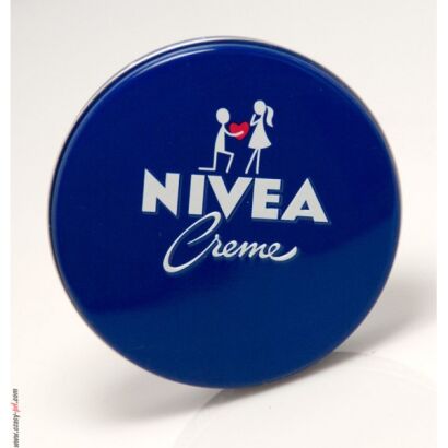 KREM NIVEA W METALOWYM PUDEŁKU